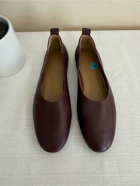 Everlane Women's Burgundy Leather Ballet Flats